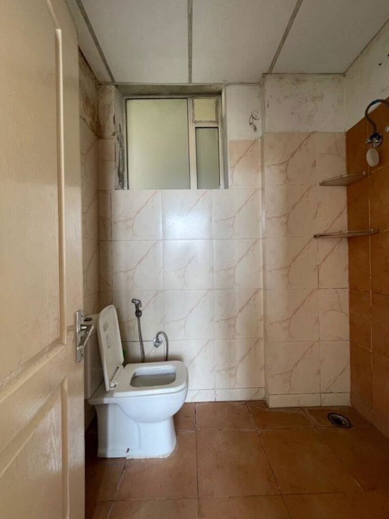Bathroom, dhakoli 2 Bedroom 1050 Sq.Ft. Apartment In Dhakoli Zirakpur 10673816
