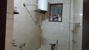Bathroom in 1 BHK Builder Floor at Vaishali Sector 5 – for Rent