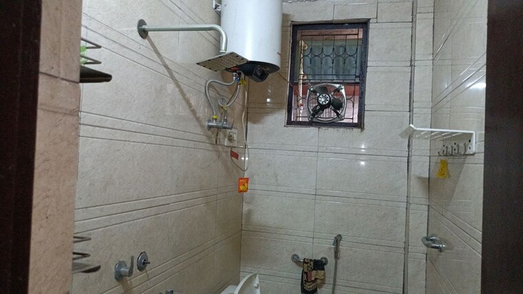 Bathroom, vaishali sector 5 1 Bedroom 555 Sq.Ft. Builder Floor In Vaishali Sector 5 Ghaziabad 10673818