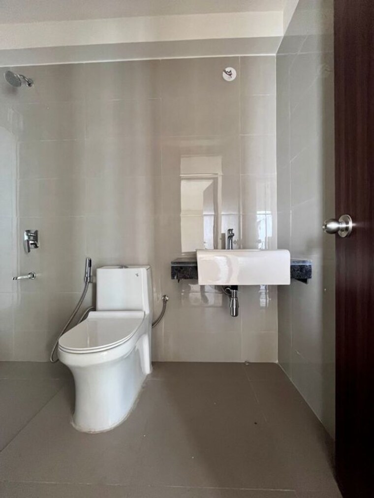 Bathroom, indiabulls-one-indiabulls 2 Bedroom 1000 Sq.Ft. Apartment In Pokhran Road No Two Thane 10673882