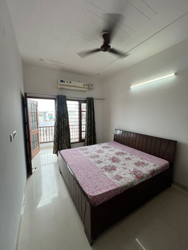 Bedroom, kharar mohali road 2 Bedroom 1300 Sq.Ft. Apartment In Kharar Mohali Road Kharar 10673885
