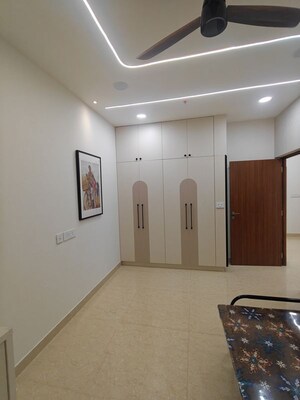 Room in 3 BHK Apartment at Aurobindo The Regent, Kondapur – for Rent