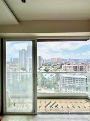 Room in 2 BHK Apartment at Indiabulls One Indiabulls, Pokhran Road No Two – for Rent
