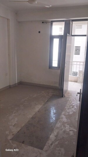 Room in 2.5 BHK Apartment at Techman Moti Residency, Raj Nagar Extension – for Sale