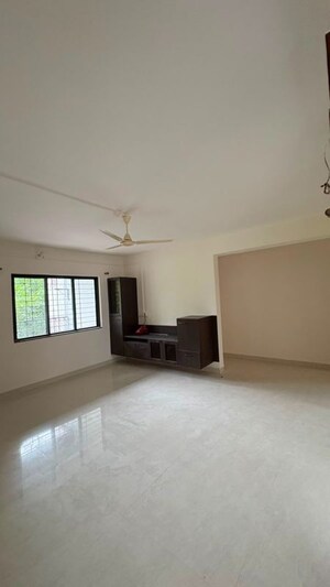 Room in 2 BHK Apartment at Vinayak Apartment Bavdhan, Bavdhan – for Sale