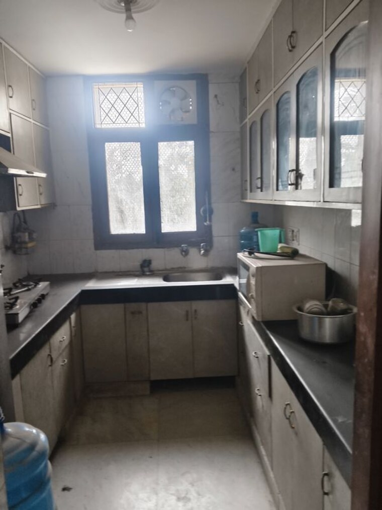 Kitchen, royal-towers-noida 2 Bedroom 1090 Sq.Ft. Apartment In Sector 61 Noida 10673967