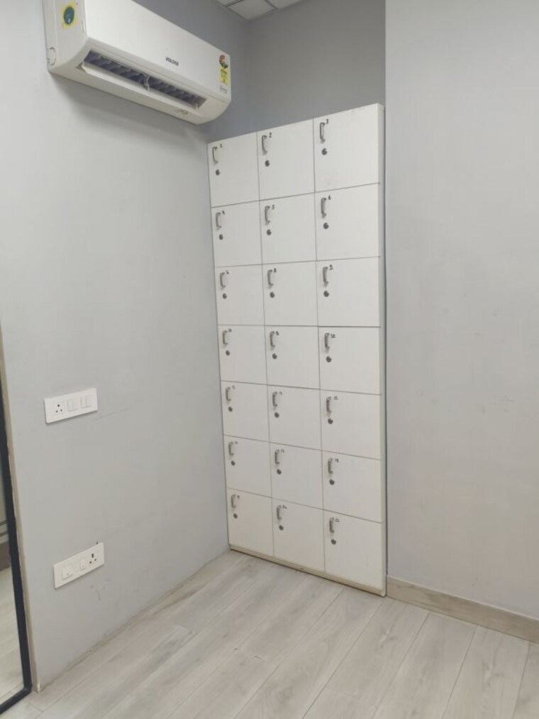 Room, sector 74 Commercial Office Space 1500 Sq.Ft. In Sector 74 Mohali 10673970