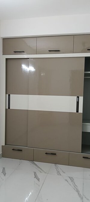 Room in 3.5 BHK Builder Floor at Smart World Gems, Sector 89 – for Rent
