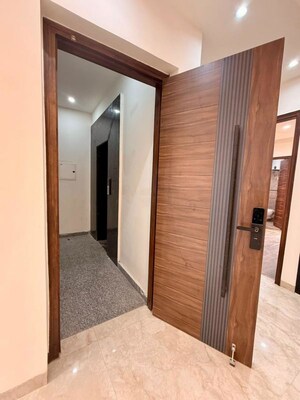 Room in 4 BHK Builder Floor at Vatika India Next, Sector 82 – for Sale