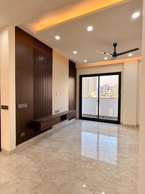 Room in 4 BHK Builder Floor at Vatika India Next, Sector 82 – for Sale
