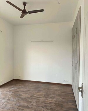 Room in 3 BHK Apartment at BPTP Astaire Gardens, Sector 70a – for Rent