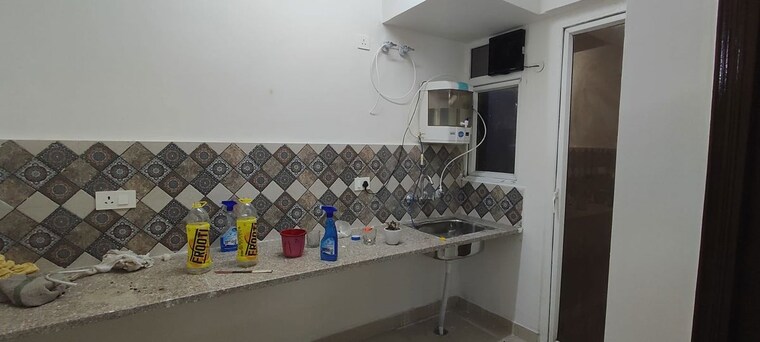 Team Area, signature-global-proxima 2 Bedroom 685 Sq.Ft. Apartment In Sector 89 Gurgaon 10673981