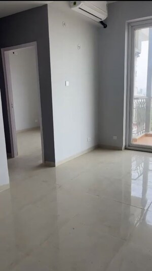 2 BHK Apartment For Rent in Supertech Hues, Sector 68