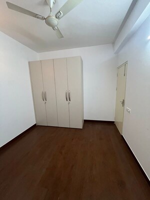 Room in 3 BHK Apartment at Mapsko Mount Ville, Sector 79 – for Rent