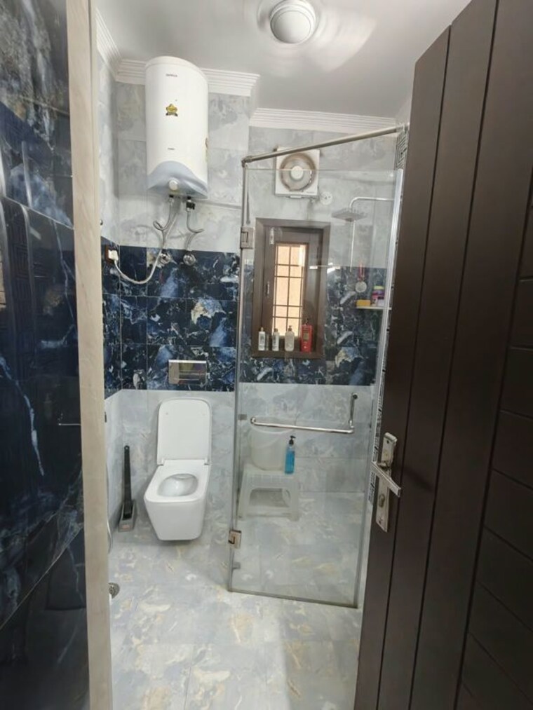 Bathroom, alaknanda 3 Bedroom 2200 Sq.Ft. Builder Floor In Alaknanda Delhi 10674025