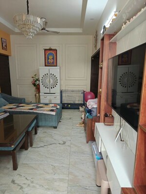 Team Area in 3 BHK Builder Floor at Alaknanda – for Sale