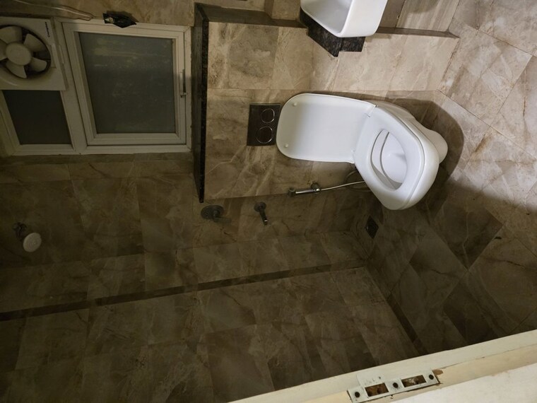 Bathroom, bptp-astaire-gardens 3 Bedroom 2250 Sq.Ft. Apartment In Sector 70a Gurgaon 10674064