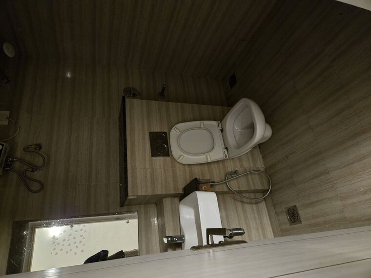 Bathroom, bptp-astaire-gardens 3 Bedroom 2250 Sq.Ft. Apartment In Sector 70a Gurgaon 10674064