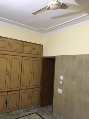 Furnished Amenities in 3 BHK Builder Floor at Sector 49 – for Rent