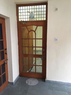 Room in 3 BHK Builder Floor at Sector 49 – for Rent