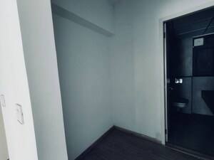 Room in 3 BHK Apartment at Smart World Orchard, Sector 61 – for Rent