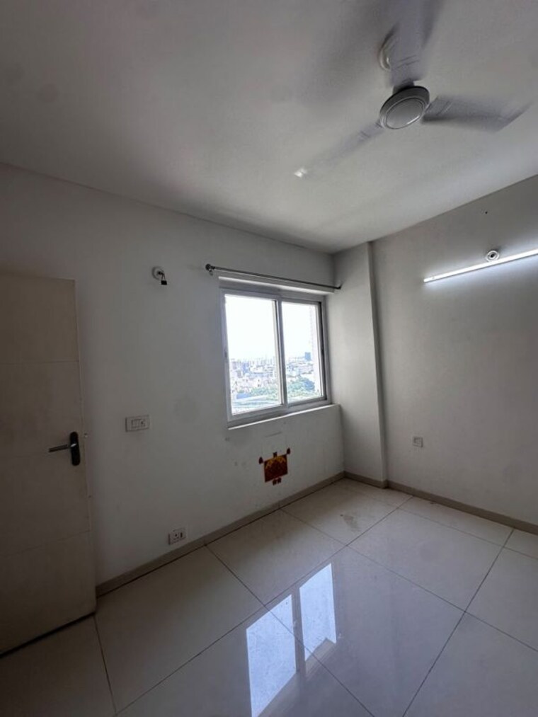 Room, bptp-floors 3 Bedroom 1700 Sq.Ft. Builder Floor In Sector 70 Gurgaon 10674119