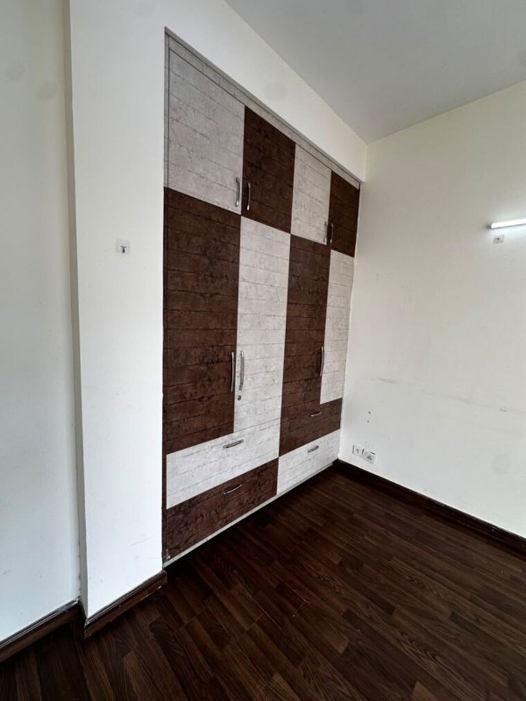 Room, bptp-floors 3 Bedroom 1700 Sq.Ft. Builder Floor In Sector 70 Gurgaon 10674119