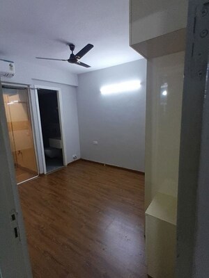 Room in 2 BHK Apartment at Signature Global City, Sector 37d – for Rent