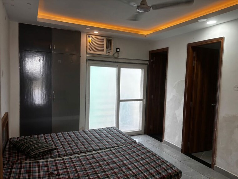 Bedroom, sarita vihar 4 Bedroom 2000 Sq.Ft. Builder Floor In Sarita Vihar Delhi 10674136