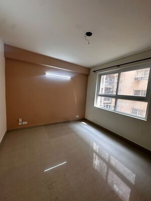 Room in 3 BHK Builder Floor at BPTP Floors, Sector 70 – for Rent