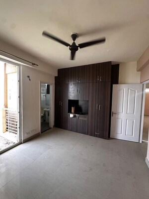 Room in 3 BHK Builder Floor at BPTP Floors, Sector 70 – for Rent