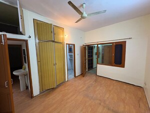 3 BHK Builder Floor For Rent in Sector 61