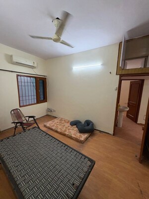 Living Room in 3 BHK Builder Floor at Sector 61 – for Rent