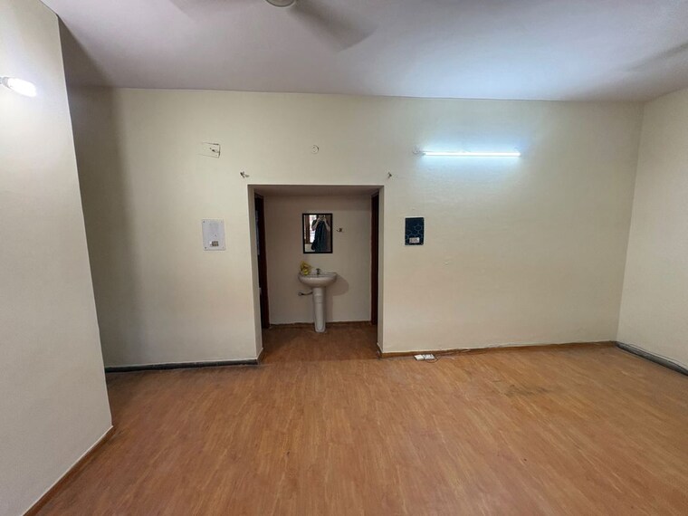 Room, sector 61 3 Bedroom 1000 Sq.Ft. Builder Floor In Sector 61 Chandigarh 10674161