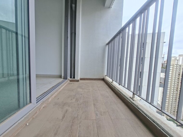 Balcony, kalpataru-immensa-b 3 Bedroom 1050 Sq.Ft. Apartment In Kolshet Road Thane 10674171