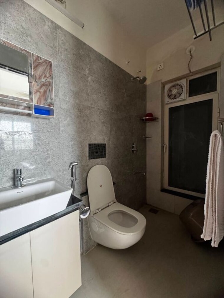 Bathroom, omkar-signet 2 Bedroom 700 Sq.Ft. Apartment In Malad East Mumbai 10674179