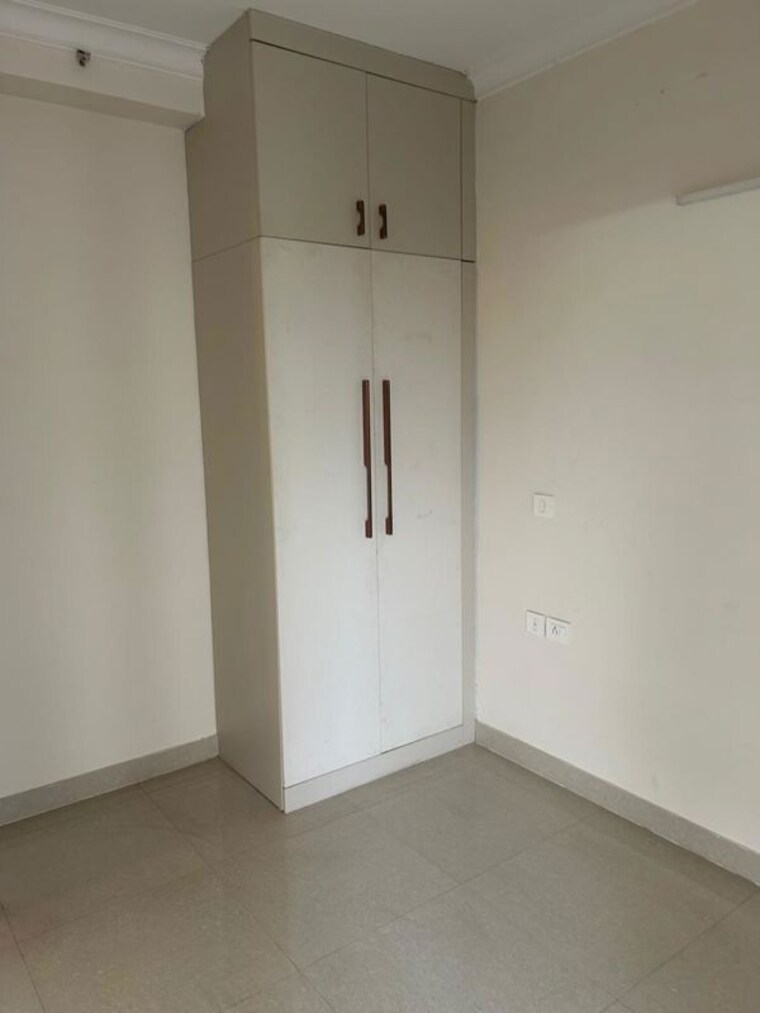 Room, rof-aalayas 3 Bedroom 1250 Sq.Ft. Apartment In Sector 102 Gurgaon 10674180