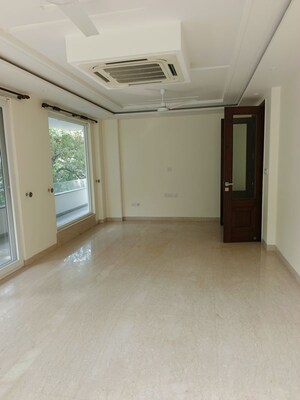 Room in 4 BHK Builder Floor at Defence Colony – for Rent