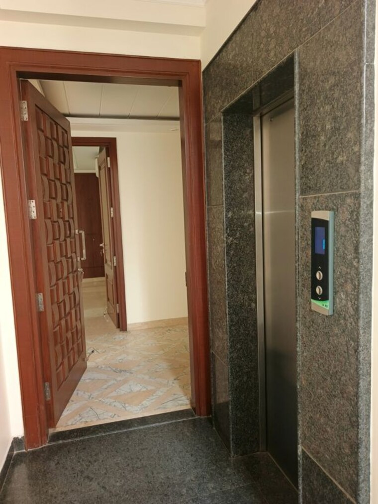 undefined, defence colony 4 Bedroom 2100 Sq.Ft. Builder Floor In Defence Colony Delhi 10674187