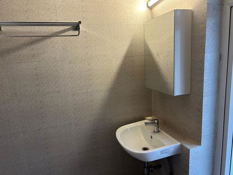 Bathroom, pareena-micasa 3 Bedroom 1999 Sq.Ft. Apartment In Sector 68 Gurgaon 10674199