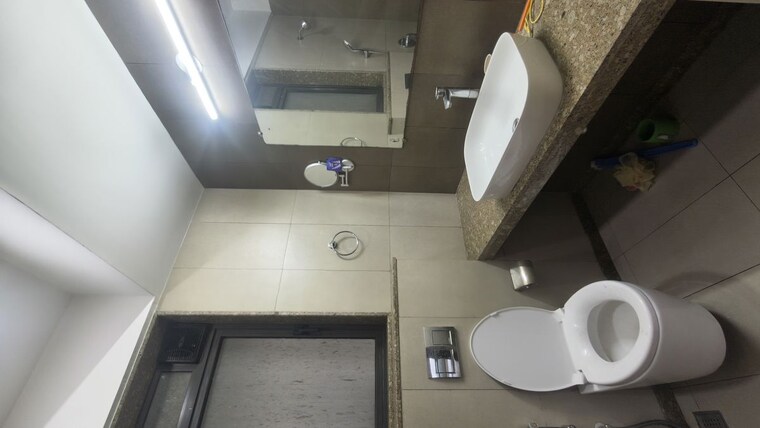Attached Bathroom, shapoorji-pallonji-vicinia 3 Bedroom 1068 Sq.Ft. Apartment In Powai Mumbai 10674205