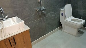 Bathroom in 1 BHK Builder Floor at Vaishali Sector 2 – for Rent