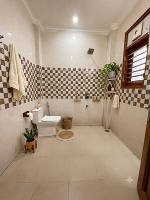 Living Room in 3 BHK Builder Floor at Sector 42 – for Rent