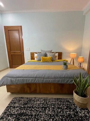 Bedroom in 3 BHK Builder Floor at Sector 42 – for Rent
