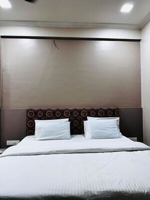 Bedroom in 2 BHK Villa at Bhujbal Shivranjan Towers, Pashan – for Rent