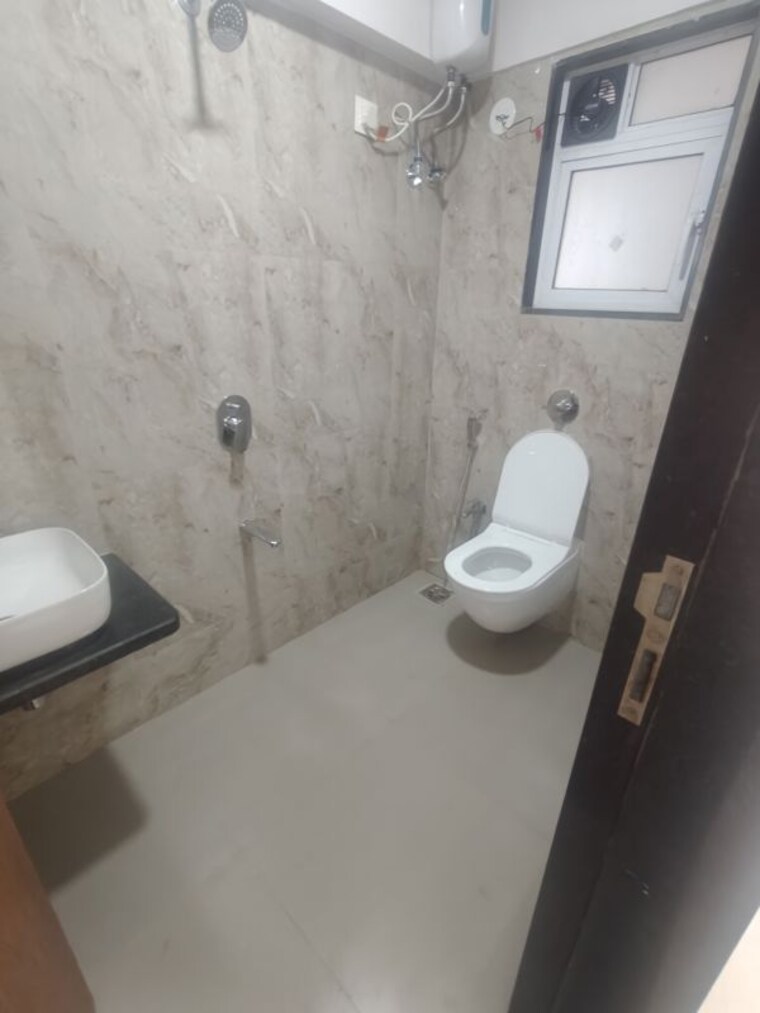 Bathroom, suryoday-chs 2 Bedroom 700 Sq.Ft. Apartment In Andheri East Mumbai 10674338