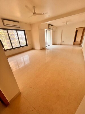 4 BHK Apartment For Rent in Khar West