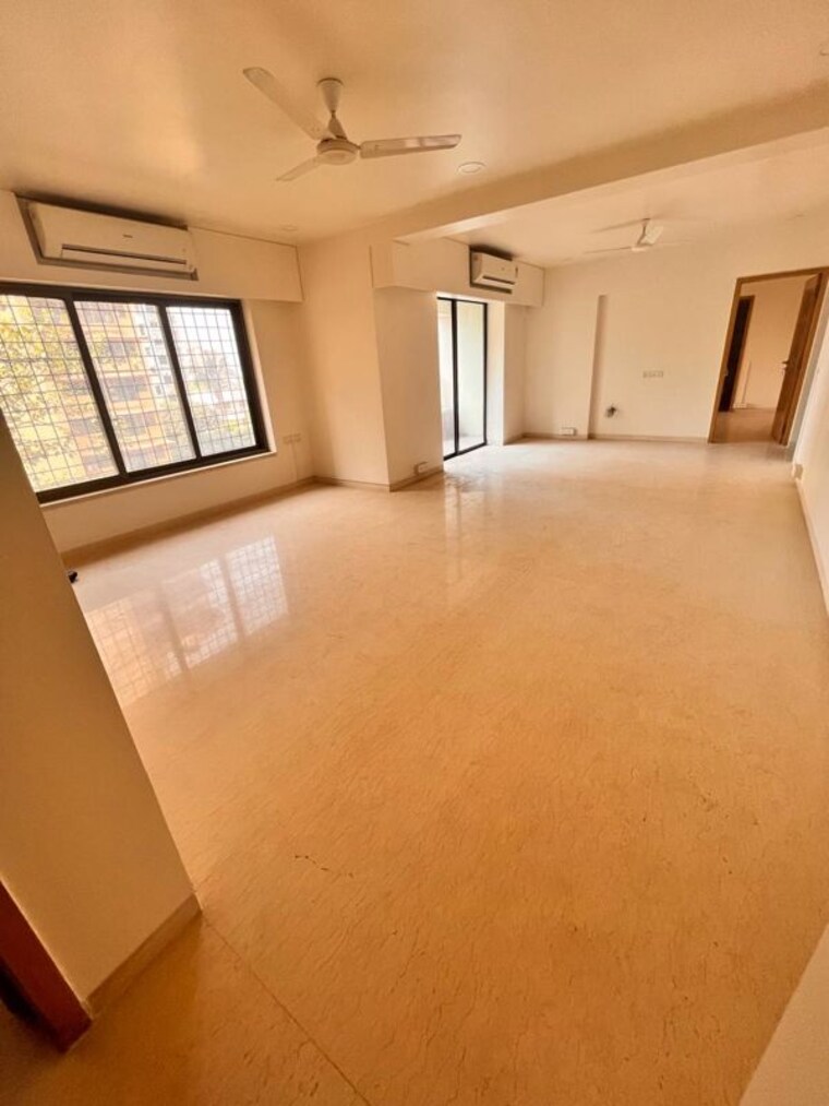 Room, khar west 4 Bedroom 3700 Sq.Ft. Apartment In Khar West Mumbai 10674447