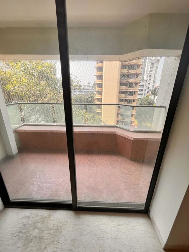 Balcony, khar west 4 Bedroom 3700 Sq.Ft. Apartment In Khar West Mumbai 10674447