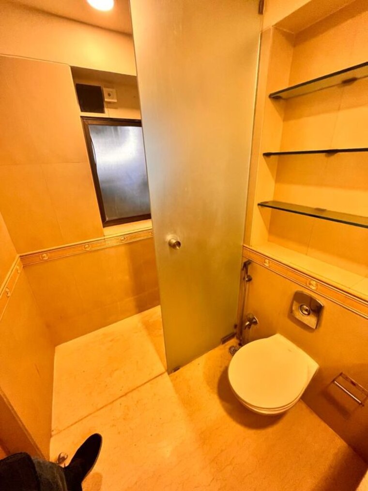 Bathroom, khar west 4 Bedroom 3700 Sq.Ft. Apartment In Khar West Mumbai 10674447